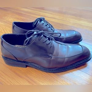 Twisted Men’s Dress Shoes - Size 10 (great condition)